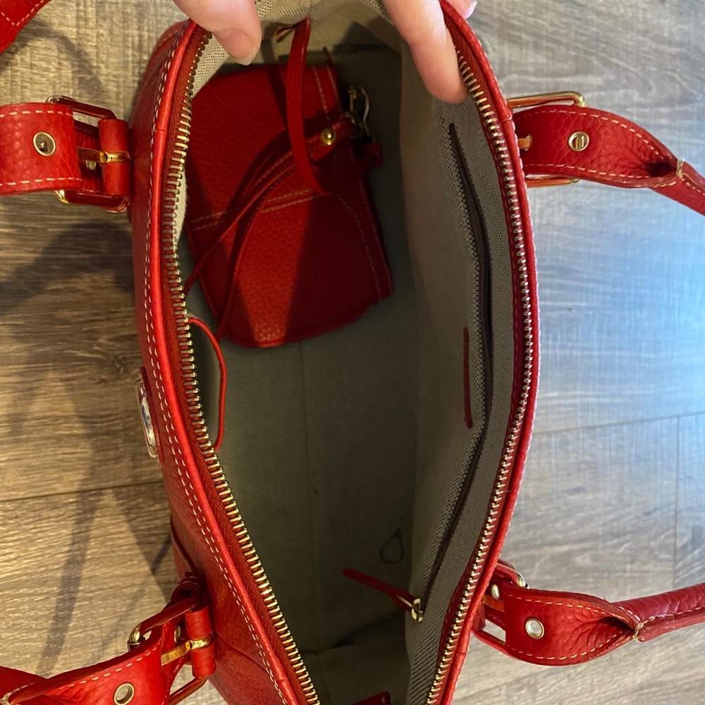 Dooney & Bourke with matching wallet - Picture 4 of 4